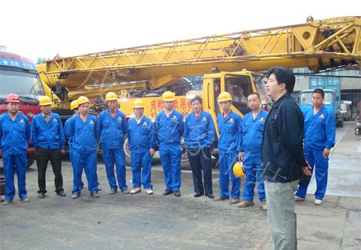 巨象公司總經(jīng)理為救災作工作部署_看圖王.jpg 巨象公司總經(jīng)理為救災作工作部署_看圖王.jpg